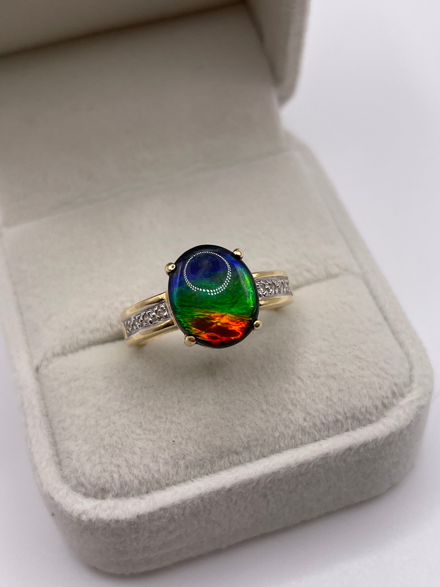 18ct gold Ammolite and diamond ring