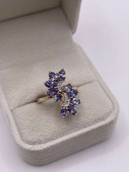9ct gold tanzanite and diamond ring