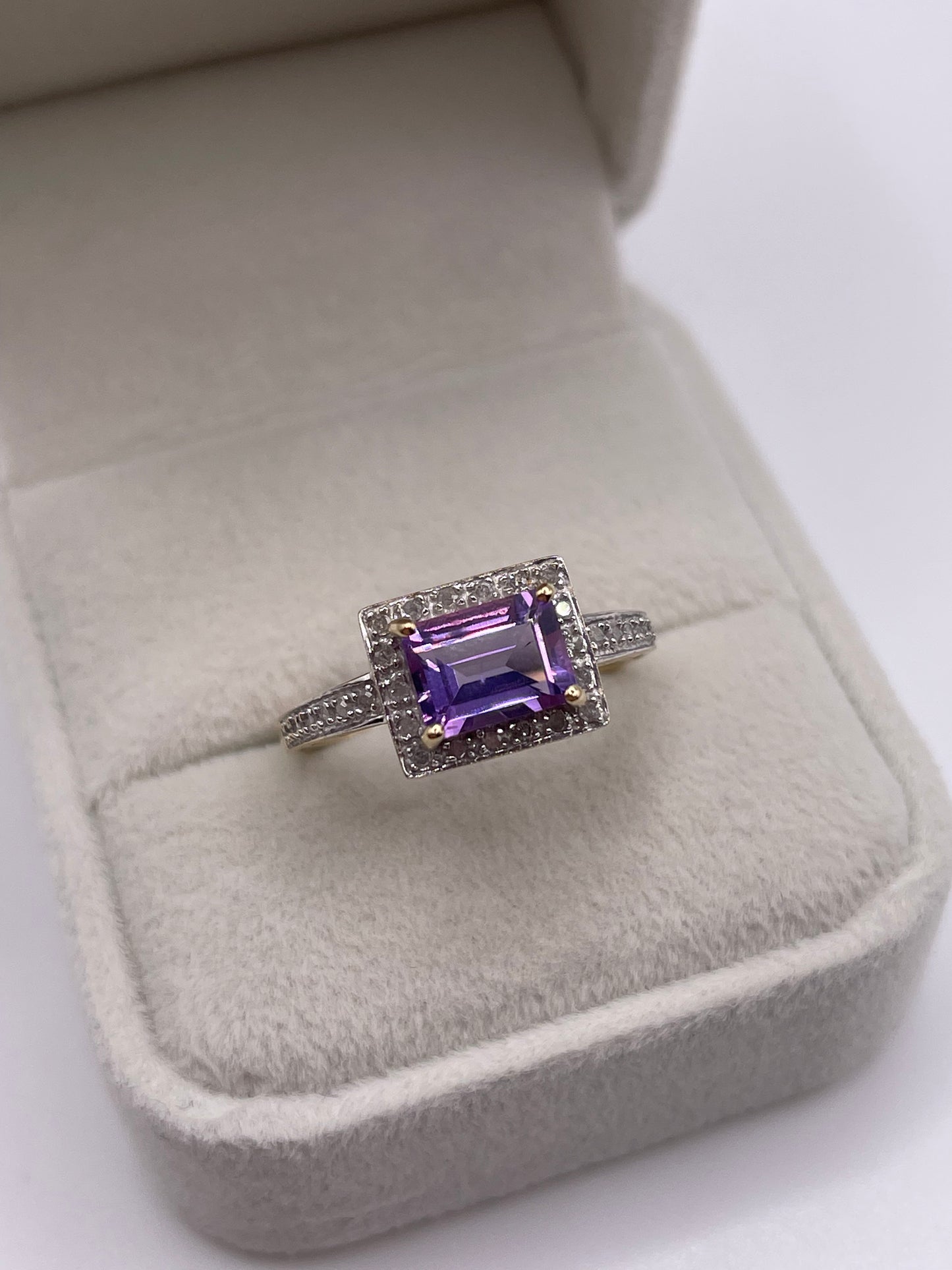 9ct gold amethyst and diamond ring