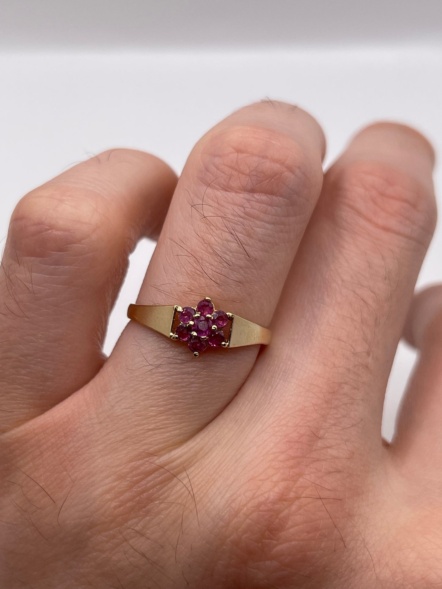 9ct gold ruby cluster ring