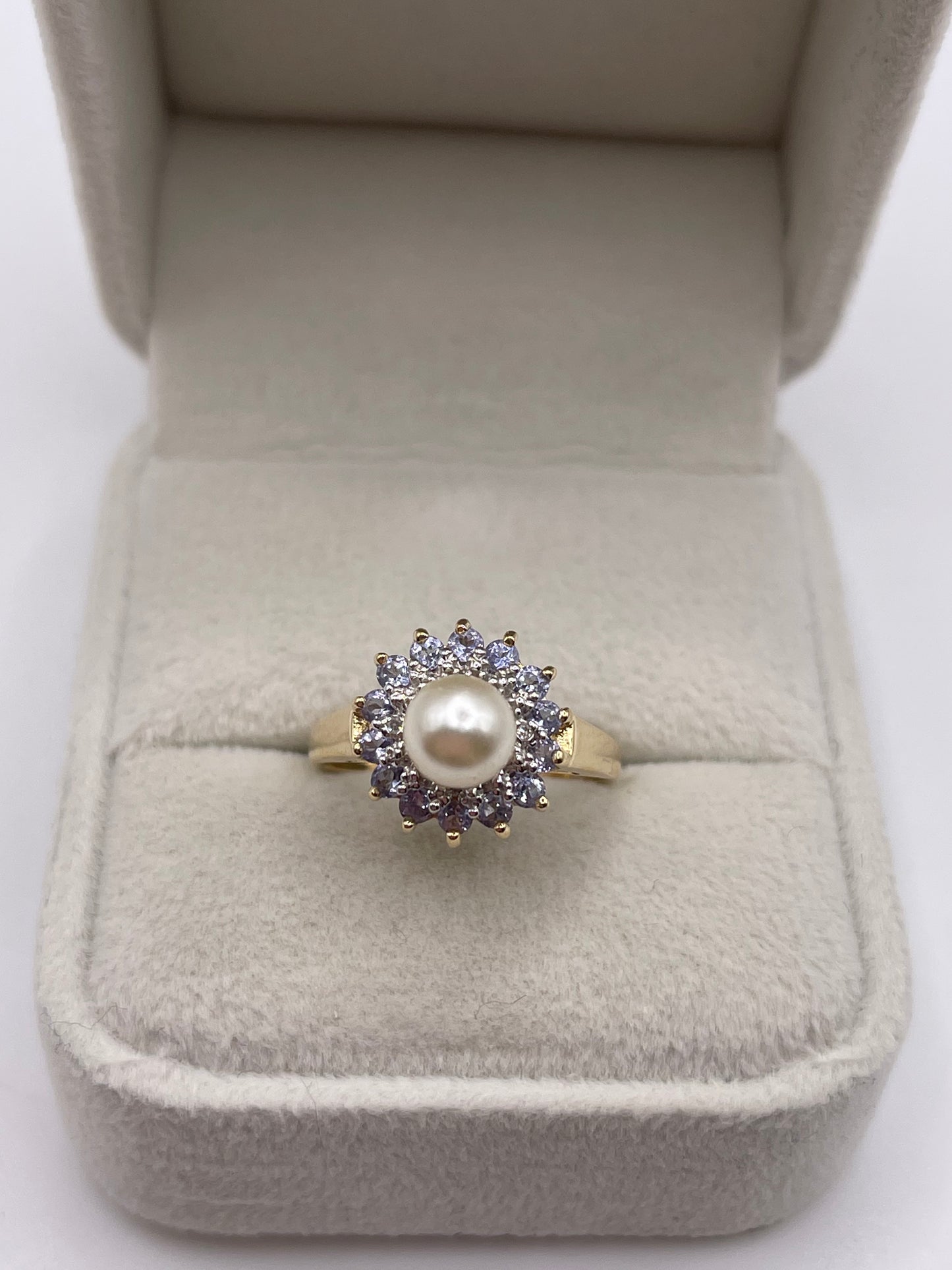 14ct gold tanzanite, pearl and diamond ring