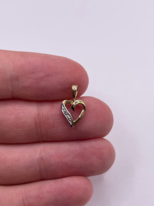 9ct gold diamond heart pendant