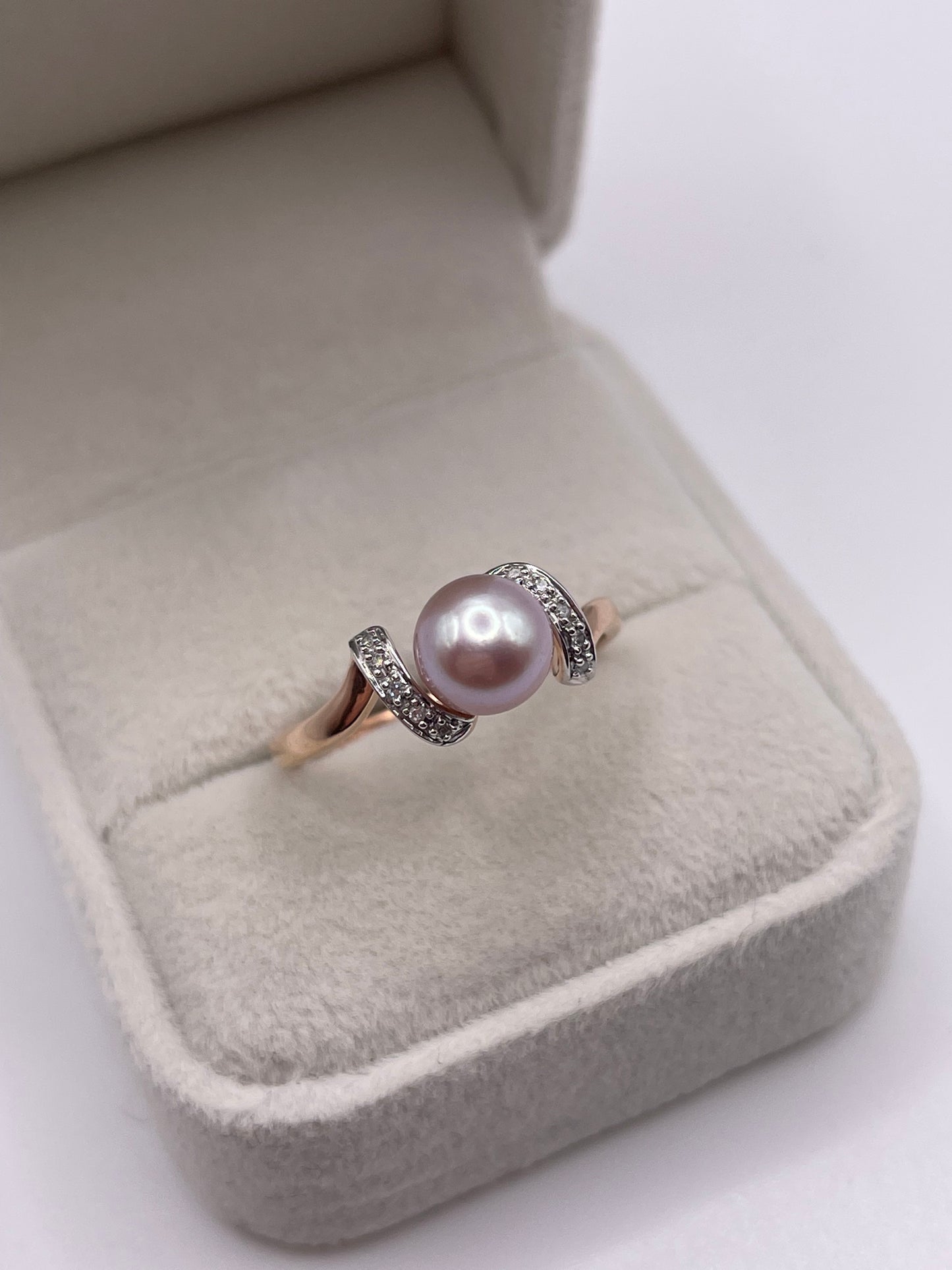 9ct rose gold pearl and diamond ring