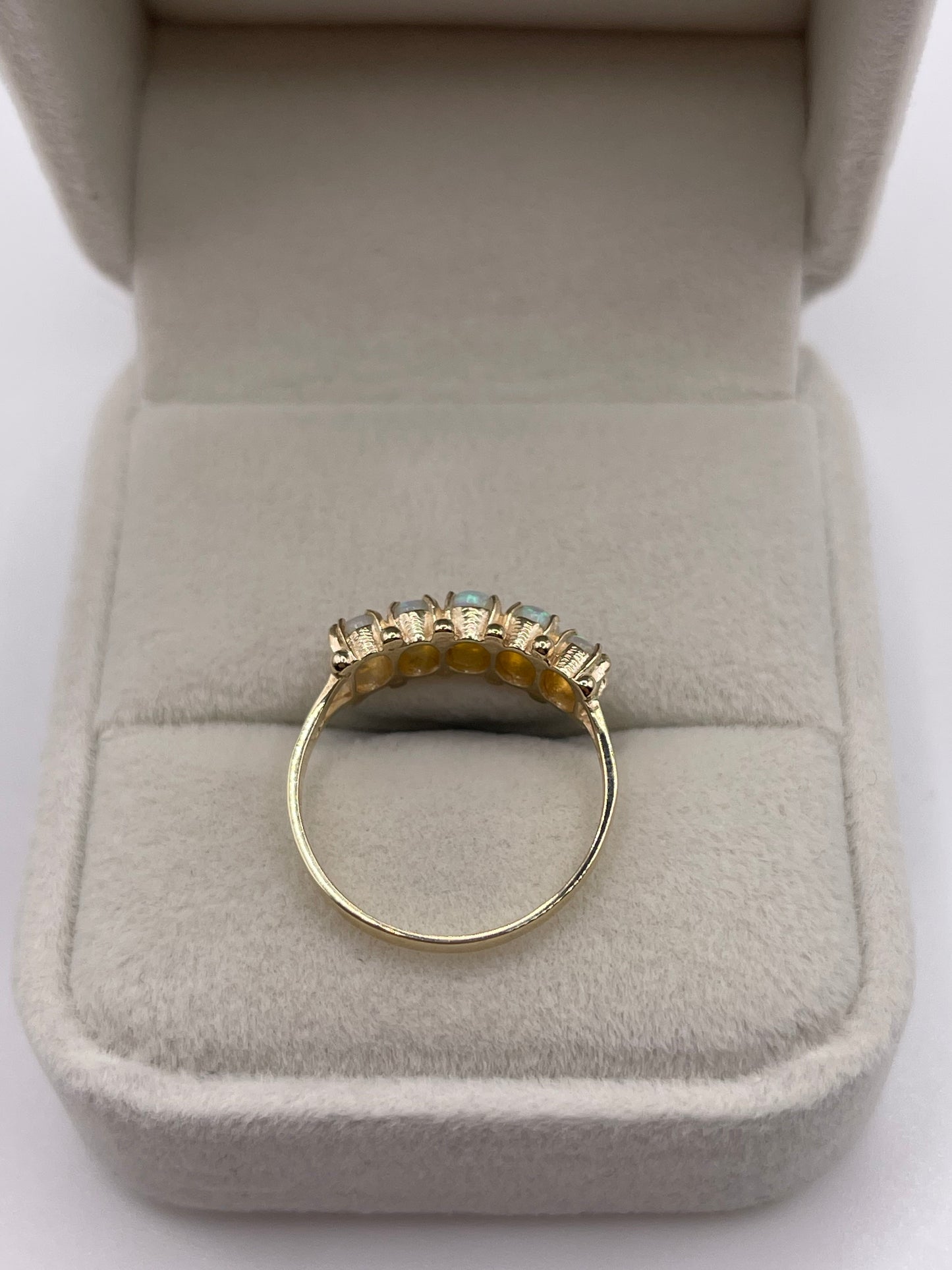 9ct gold opal ring