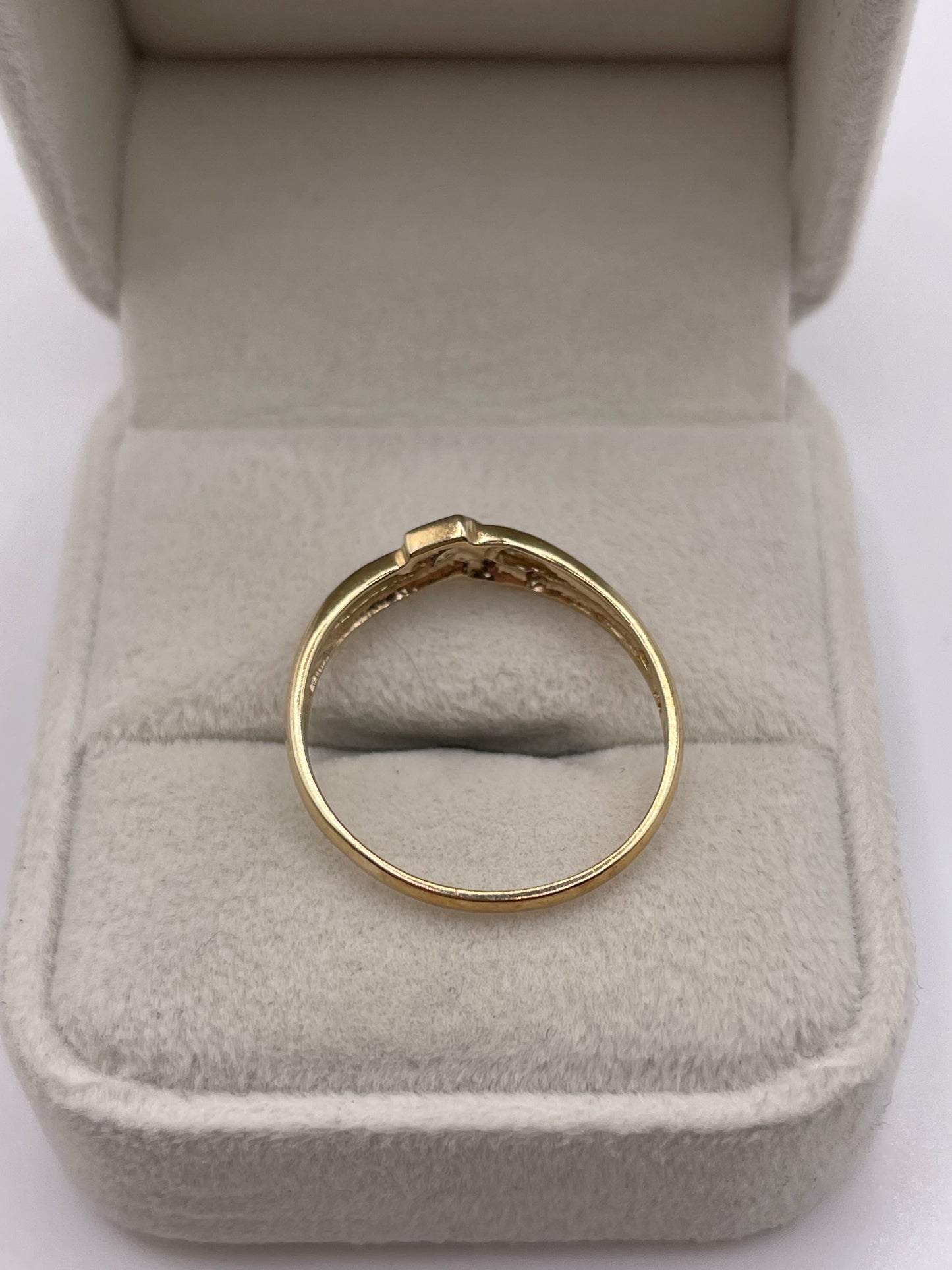 9ct gold diamond ring