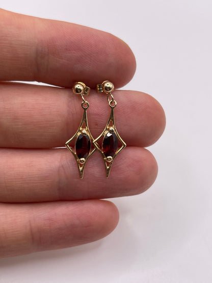 9ct gold garnet earrings