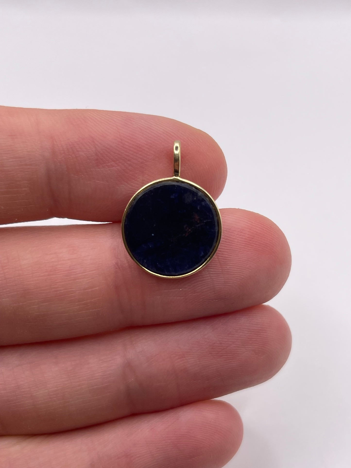 9ct gold sodalite pendant