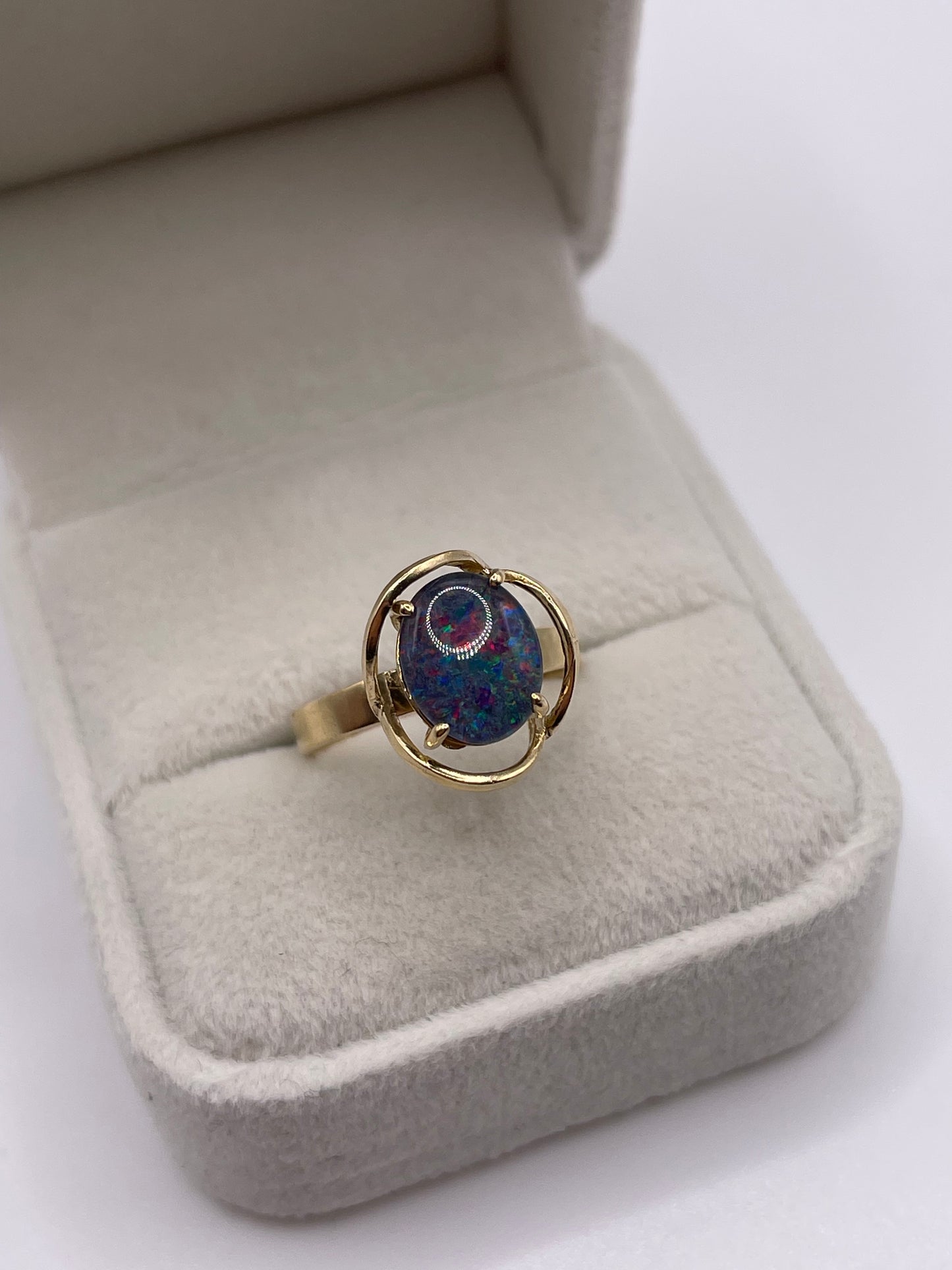 9ct gold opal triplet ring