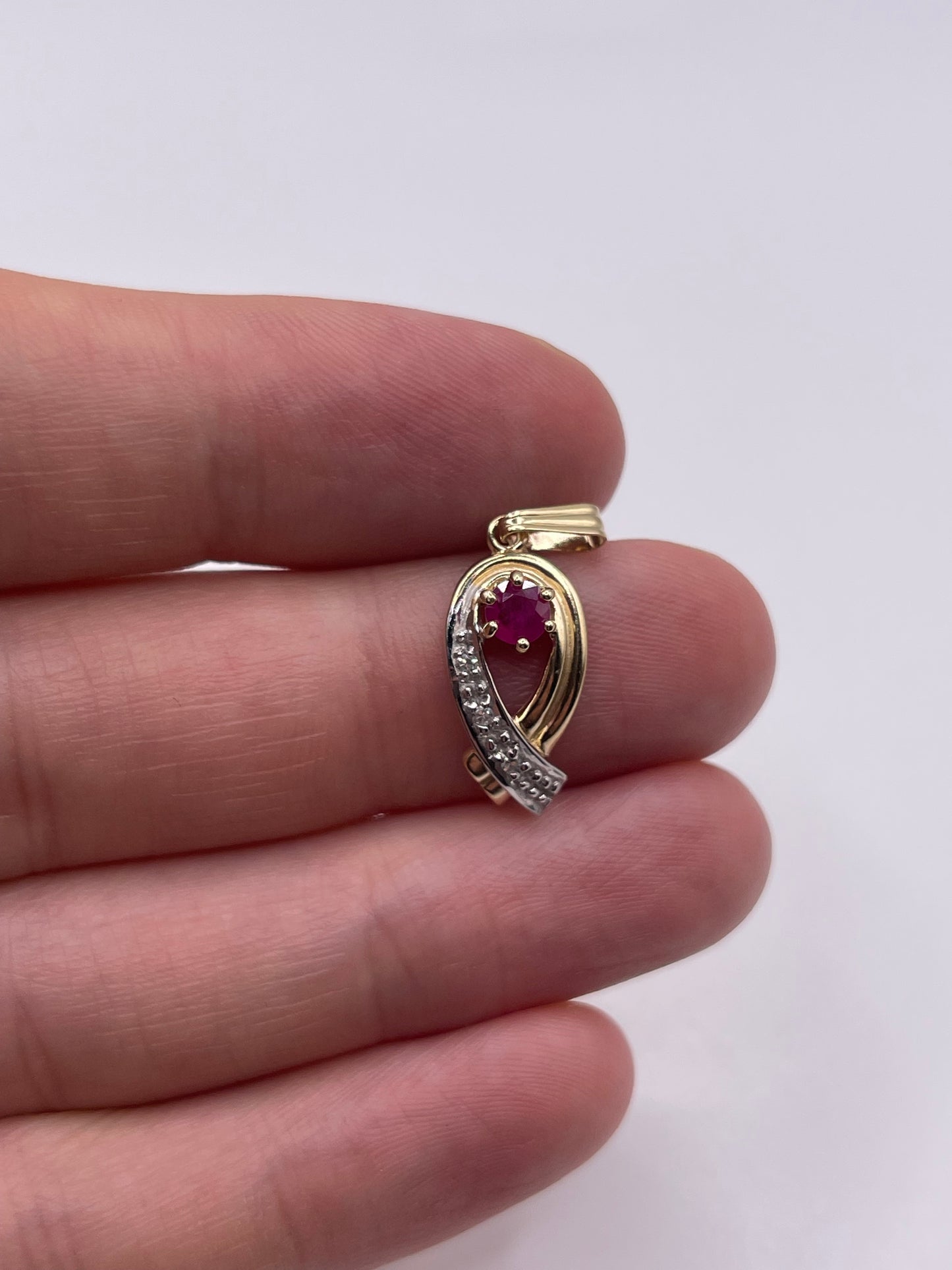 9ct gold ruby and diamond pendant