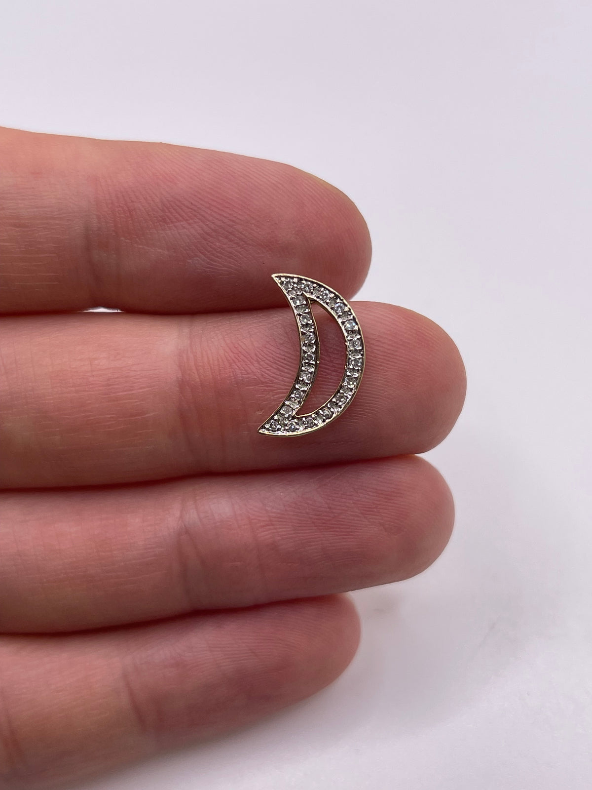9ct gold diamond crescent pendant