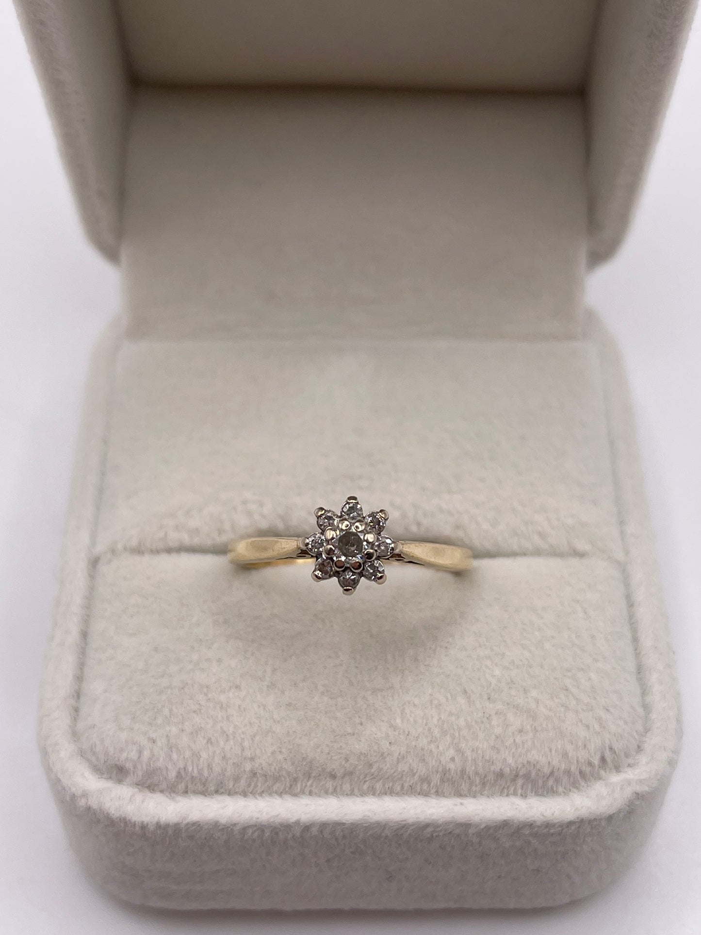 9ct gold diamond cluster ring