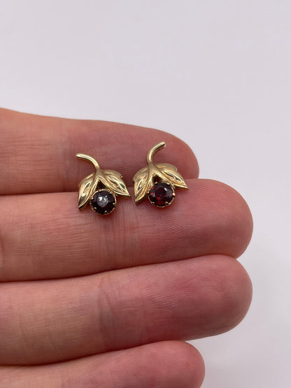9ct gold garnet earrings
