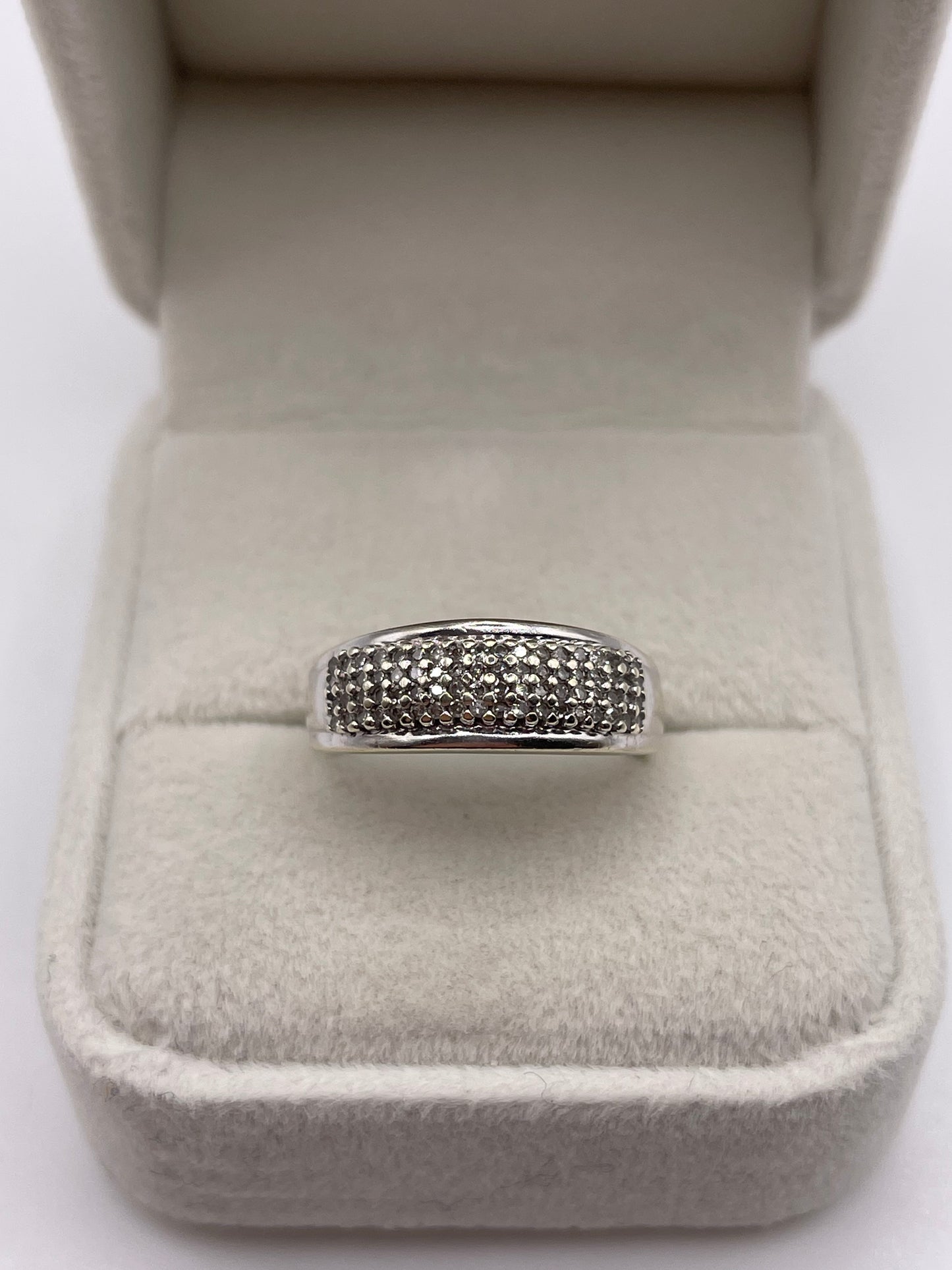 9ct white gold diamond cluster ring