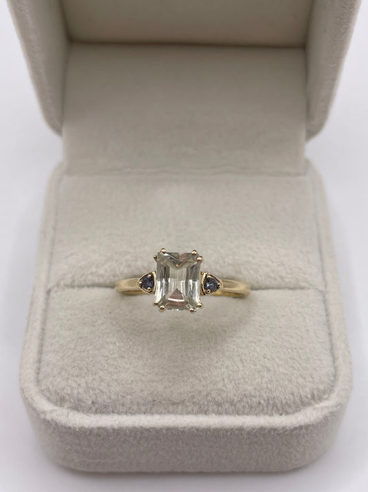 9ct gold quartz and sapphire ring