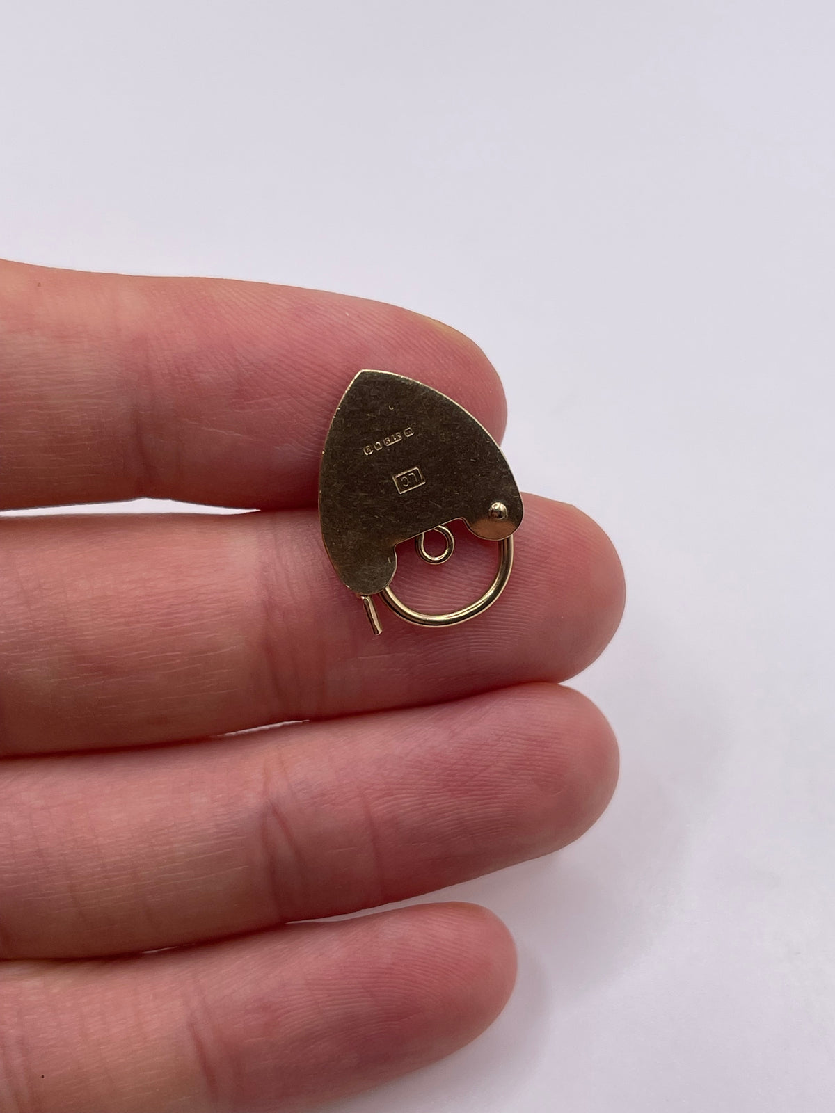9ct gold padlock 2