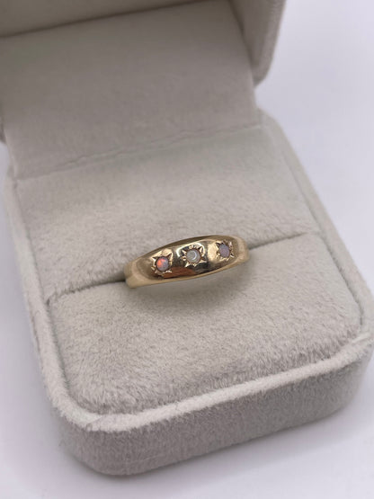 9ct gold opal gypsy ring