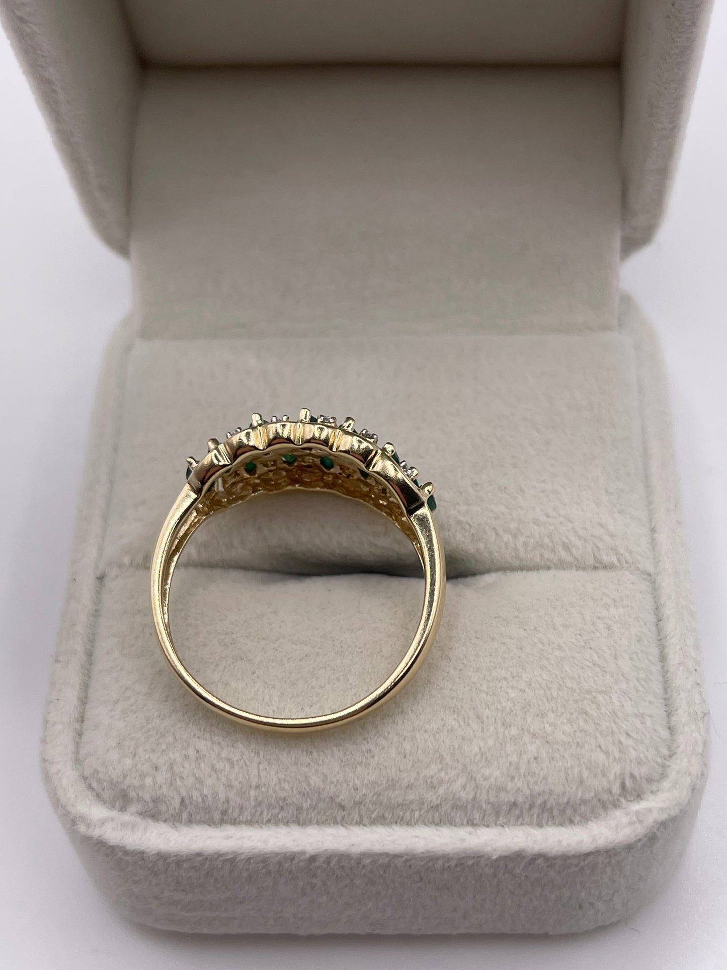 9ct gold emerald and diamond ring