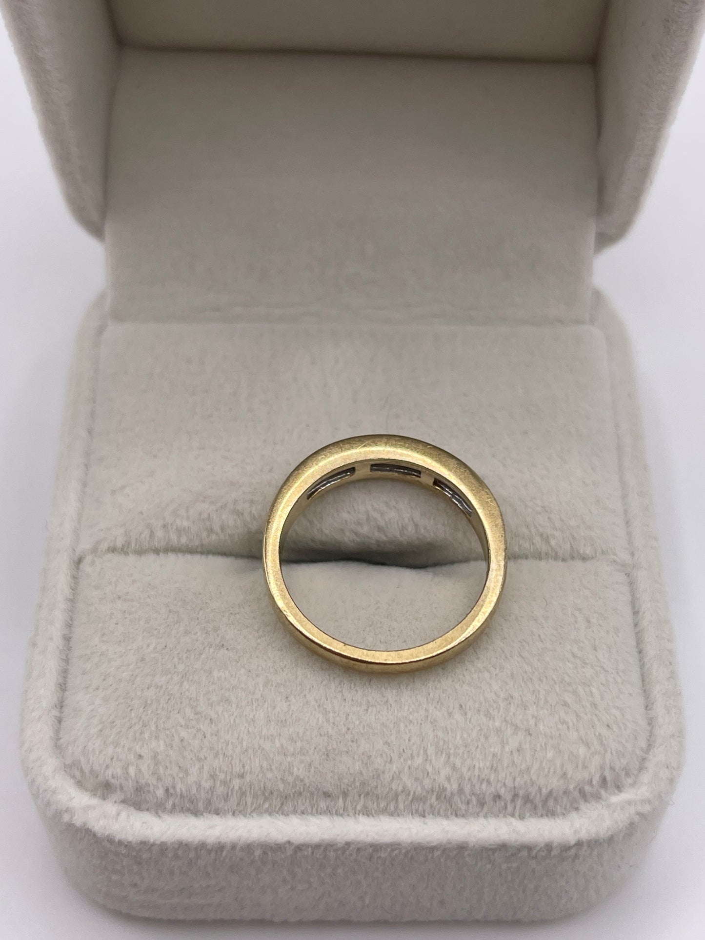 9ct gold diamond ring