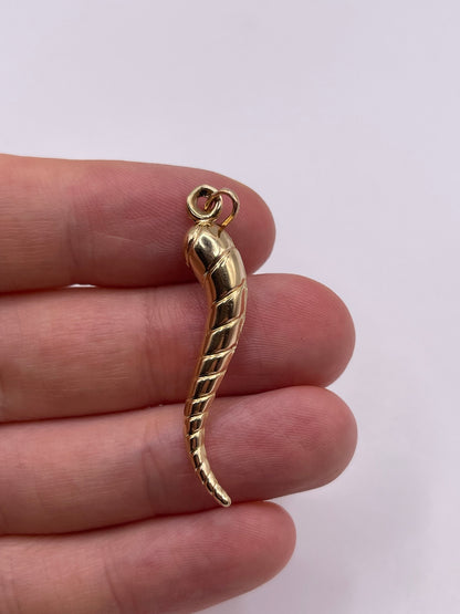9ct gold horn of plenty pendant