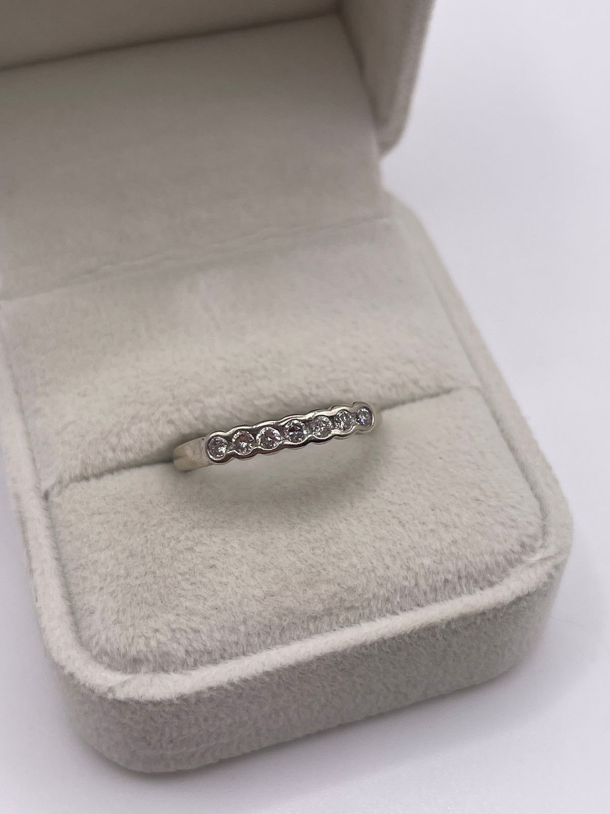 9ct white gold diamond ring