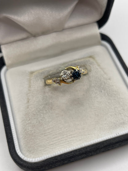 18ct gold sapphire and diamond ring