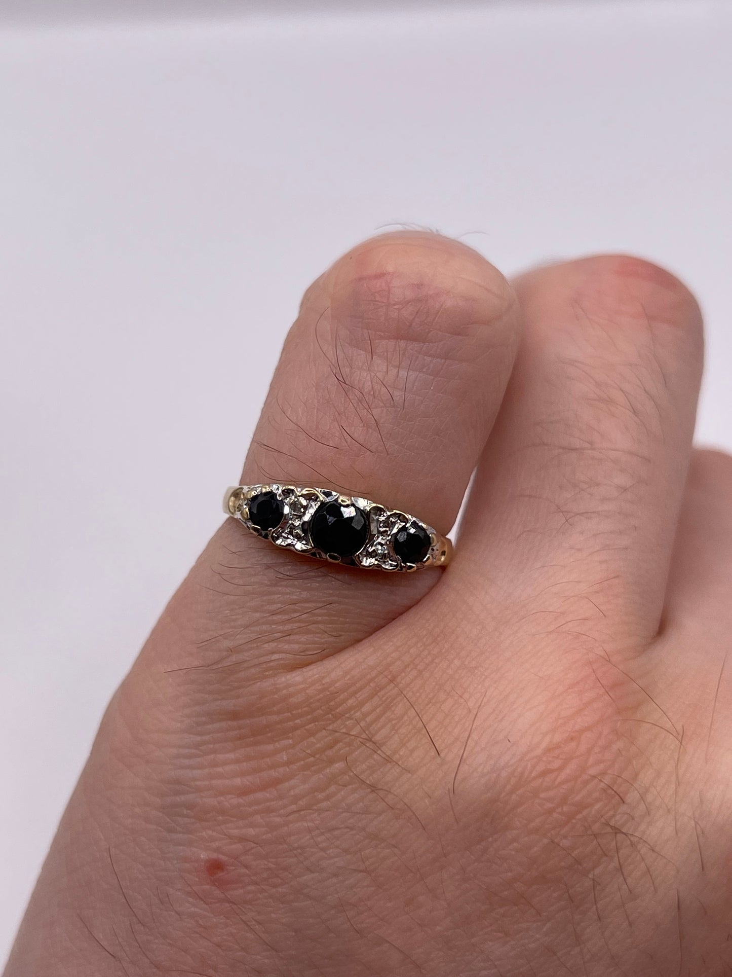 9ct gold sapphire and diamond ring