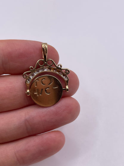 9ct gold I love you spinner pendant