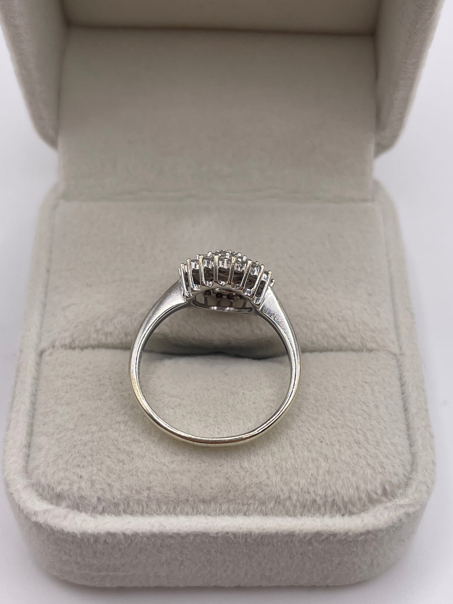 9ct white gold diamond cluster ring