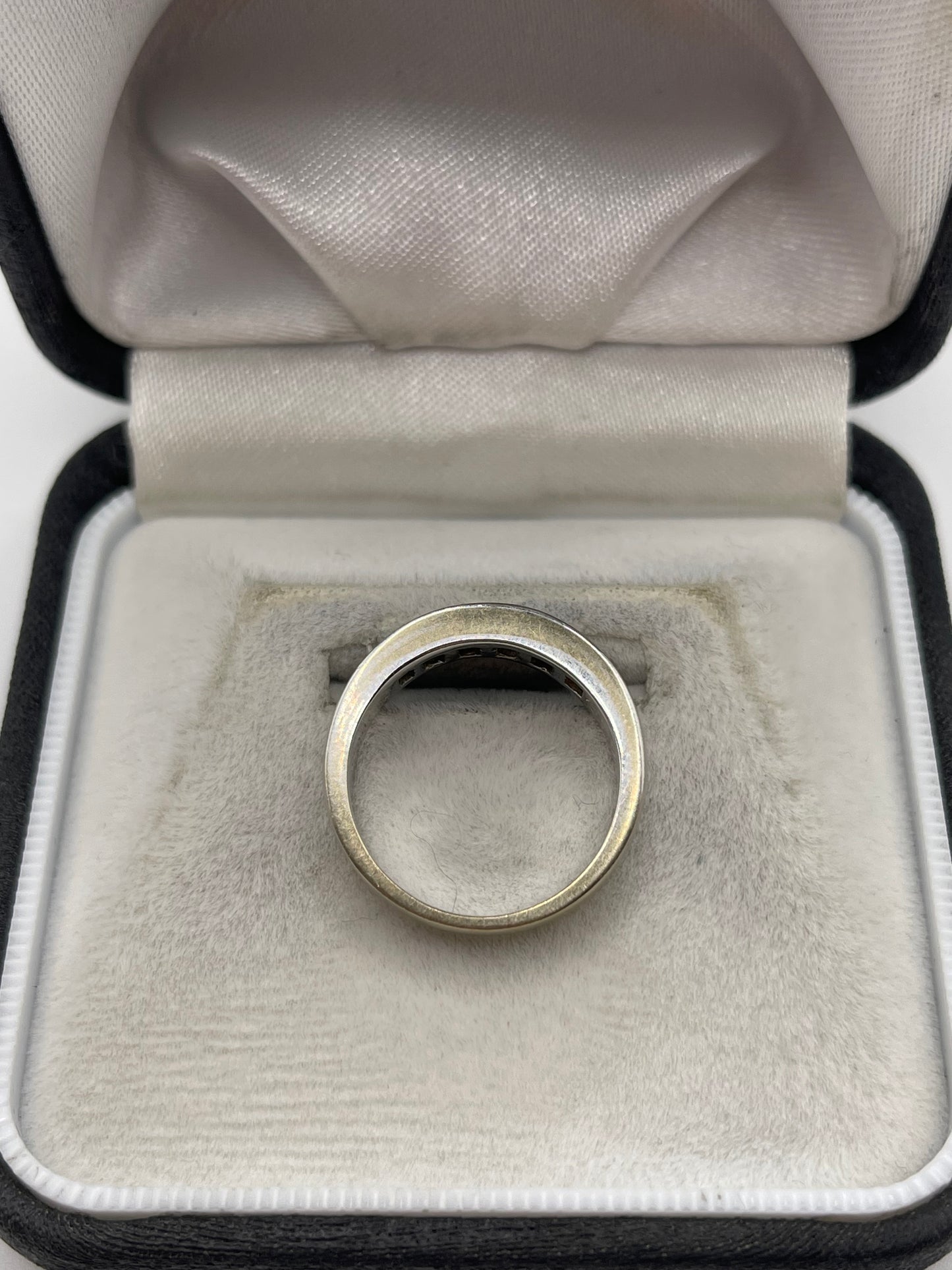 18ct white gold 76 point diamond ring