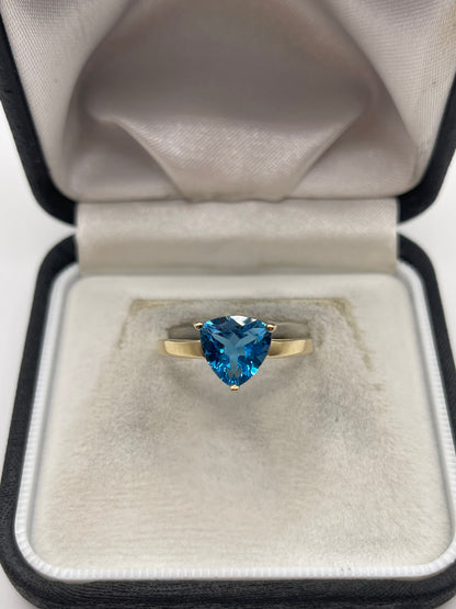 9ct gold topaz ring
