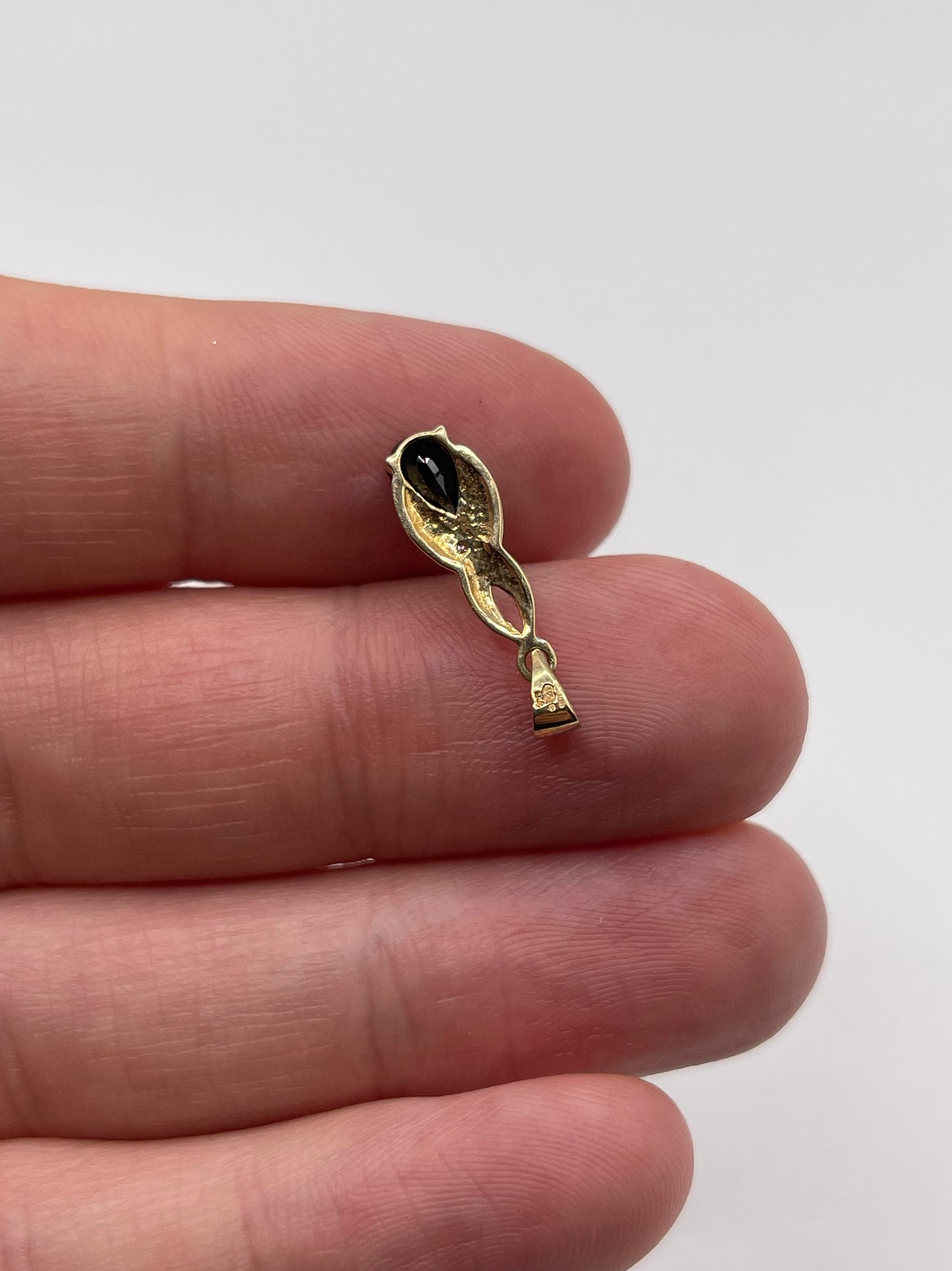 9ct gold sapphire and diamond pendant