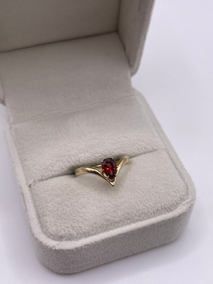 9ct gold garnet wishbone ring