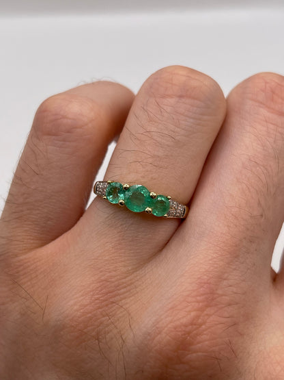 9ct gold emerald and diamond ring