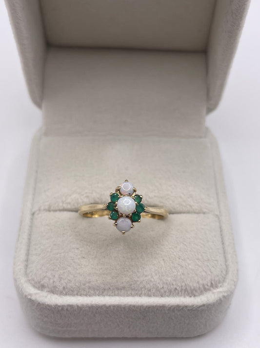 9ct gold emerald and opal ring