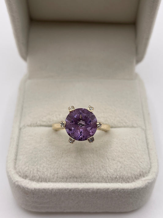 9ct gold amethyst and diamond ring