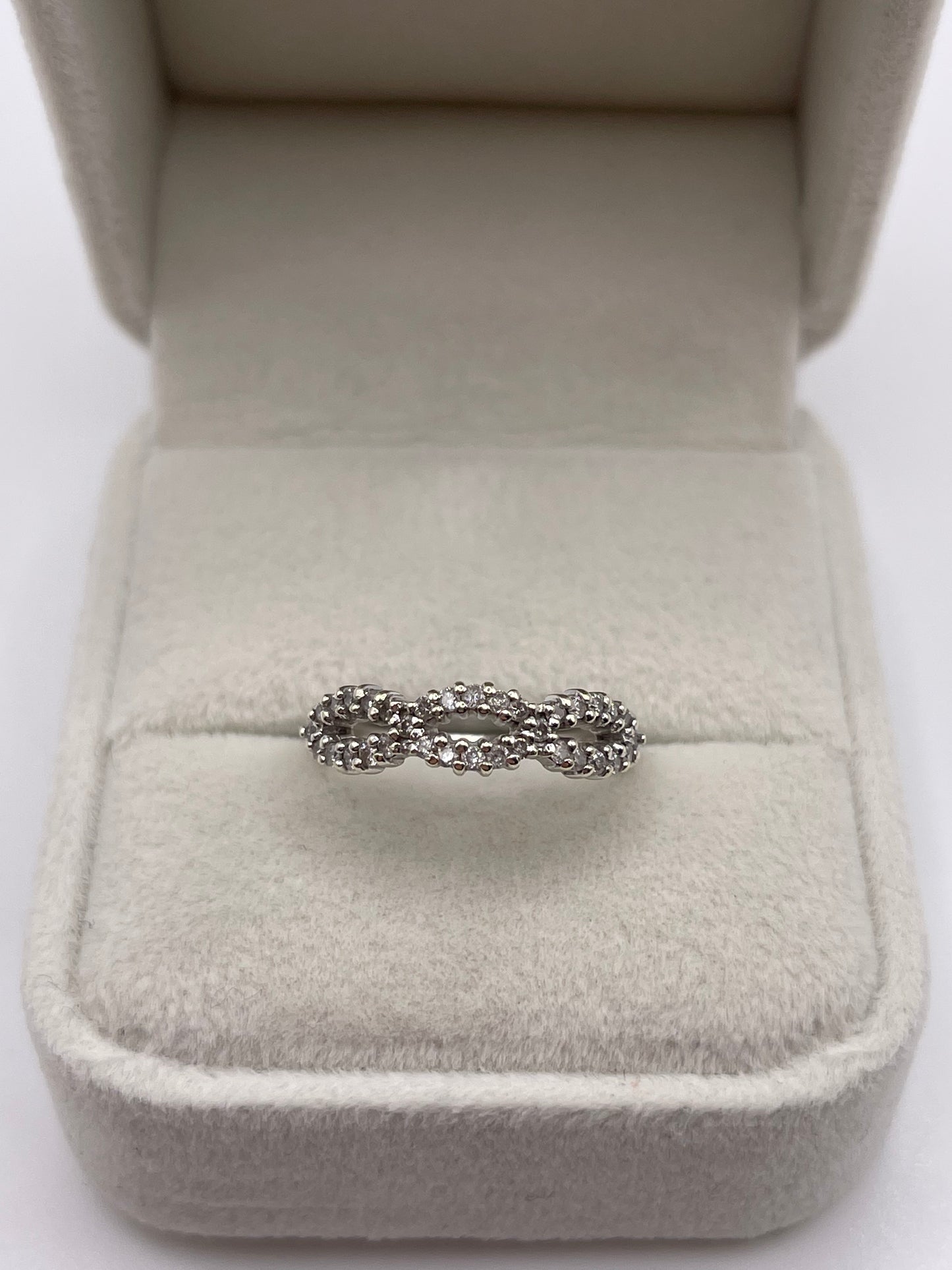 9ct white gold diamond cluster ring