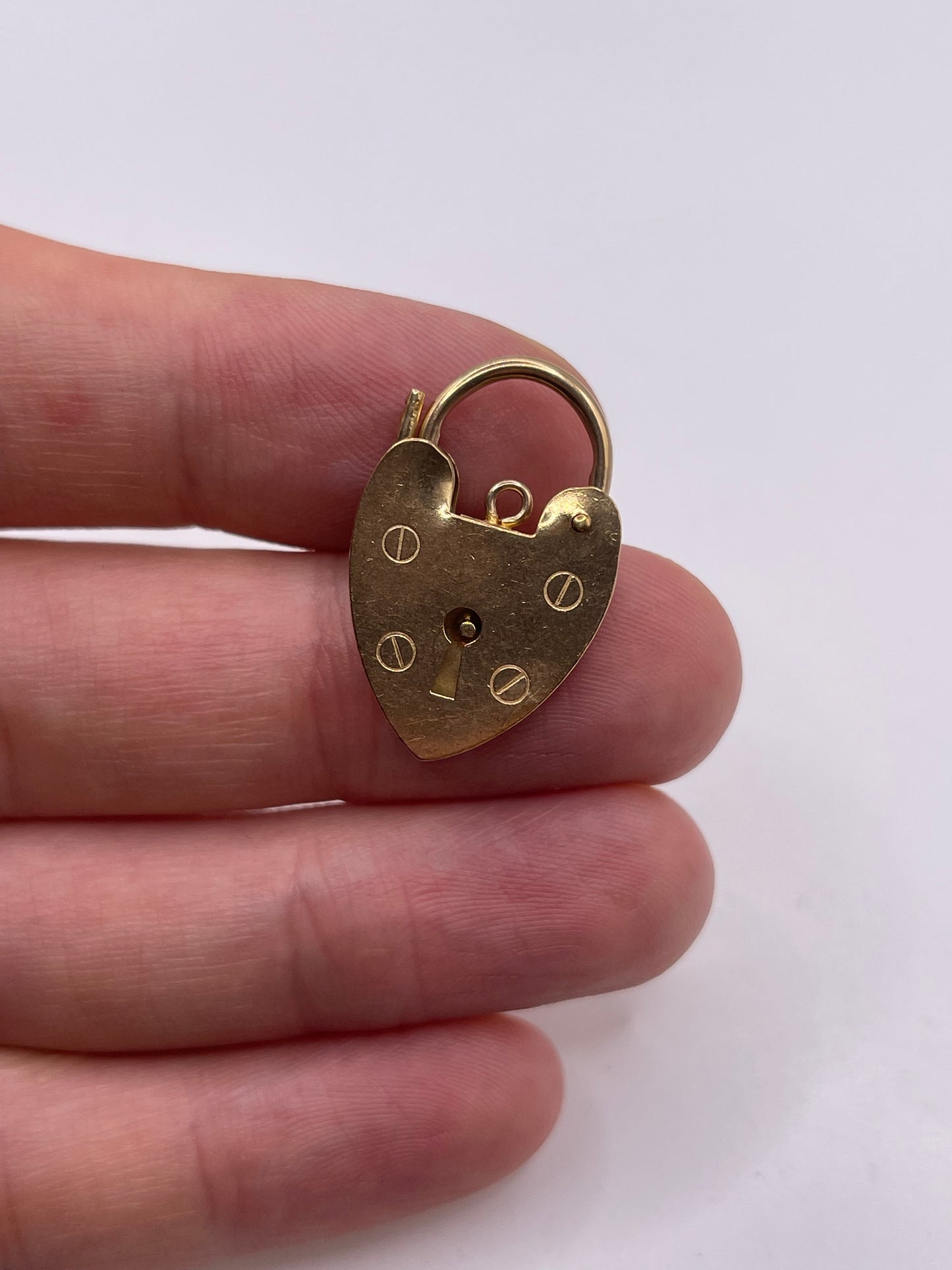 9ct gold padlock 9