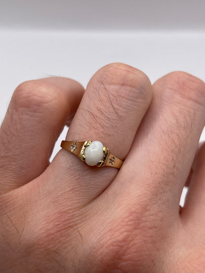 9ct gold opal and diamond ring