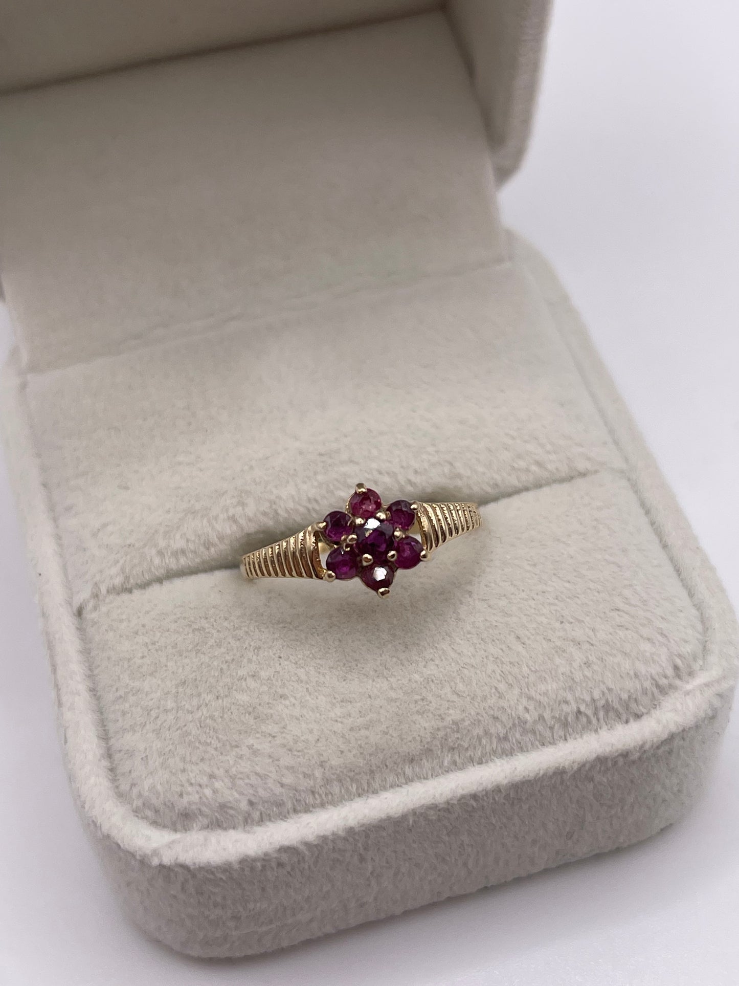 9ct gold ruby cluster ring