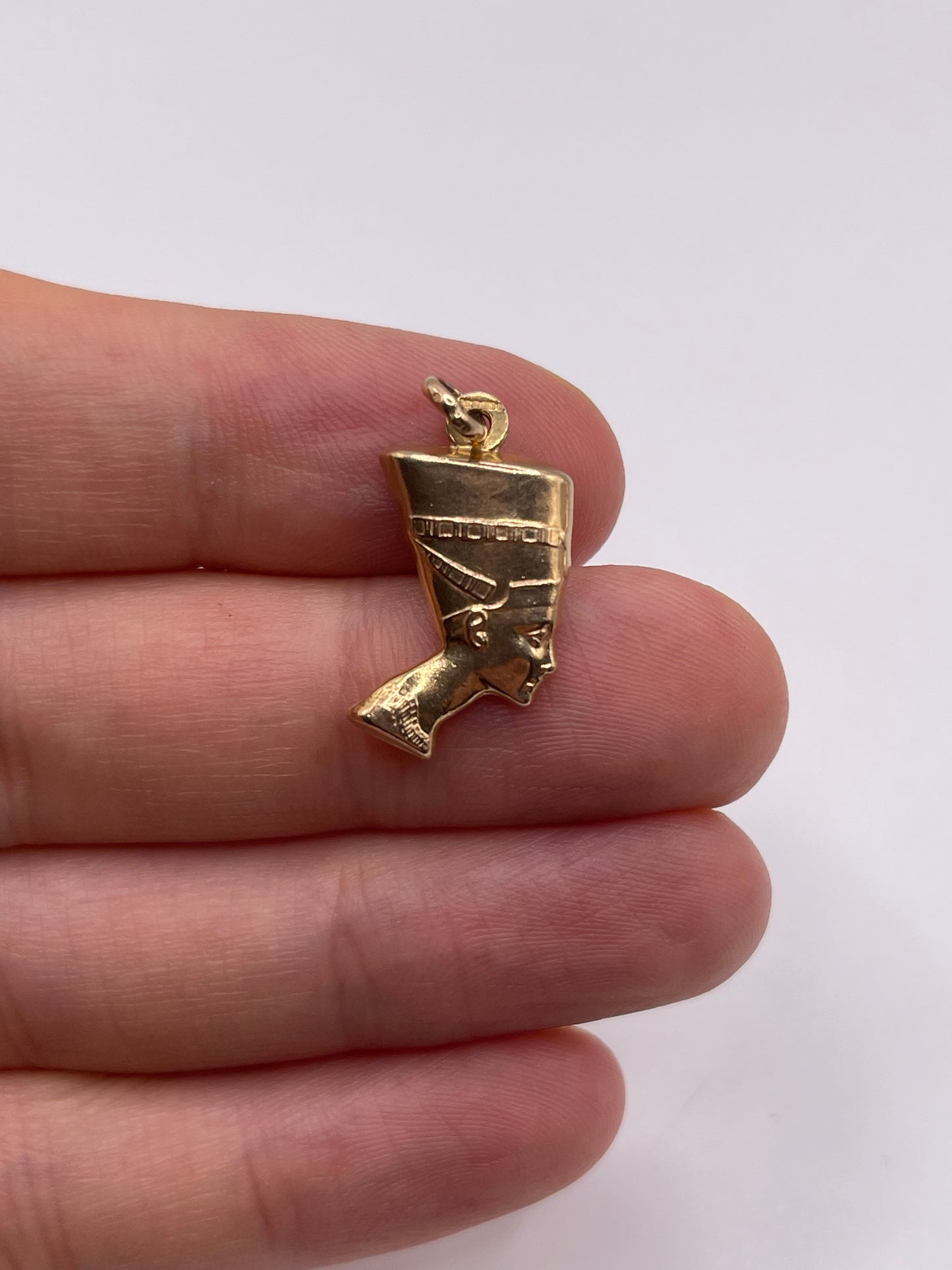 9ct gold queen Nefertiti charm