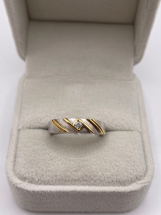 18ct two tone gold diamond ring