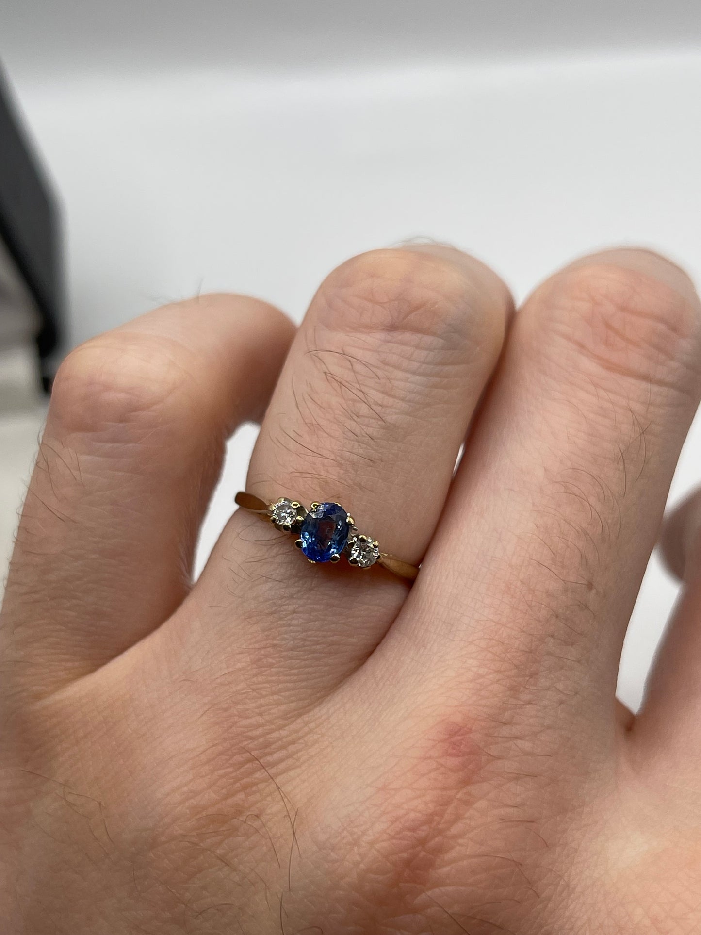 9ct gold sapphire and diamond ring