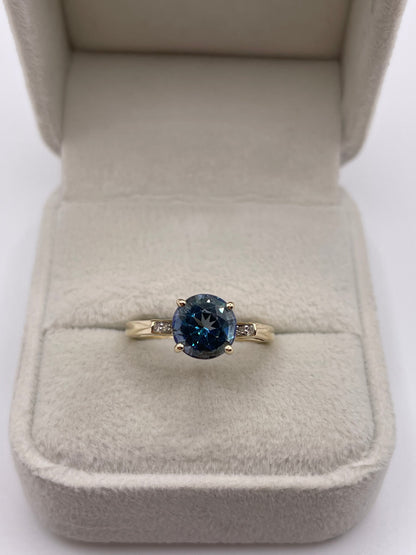 9ct gold topaz and diamond ring