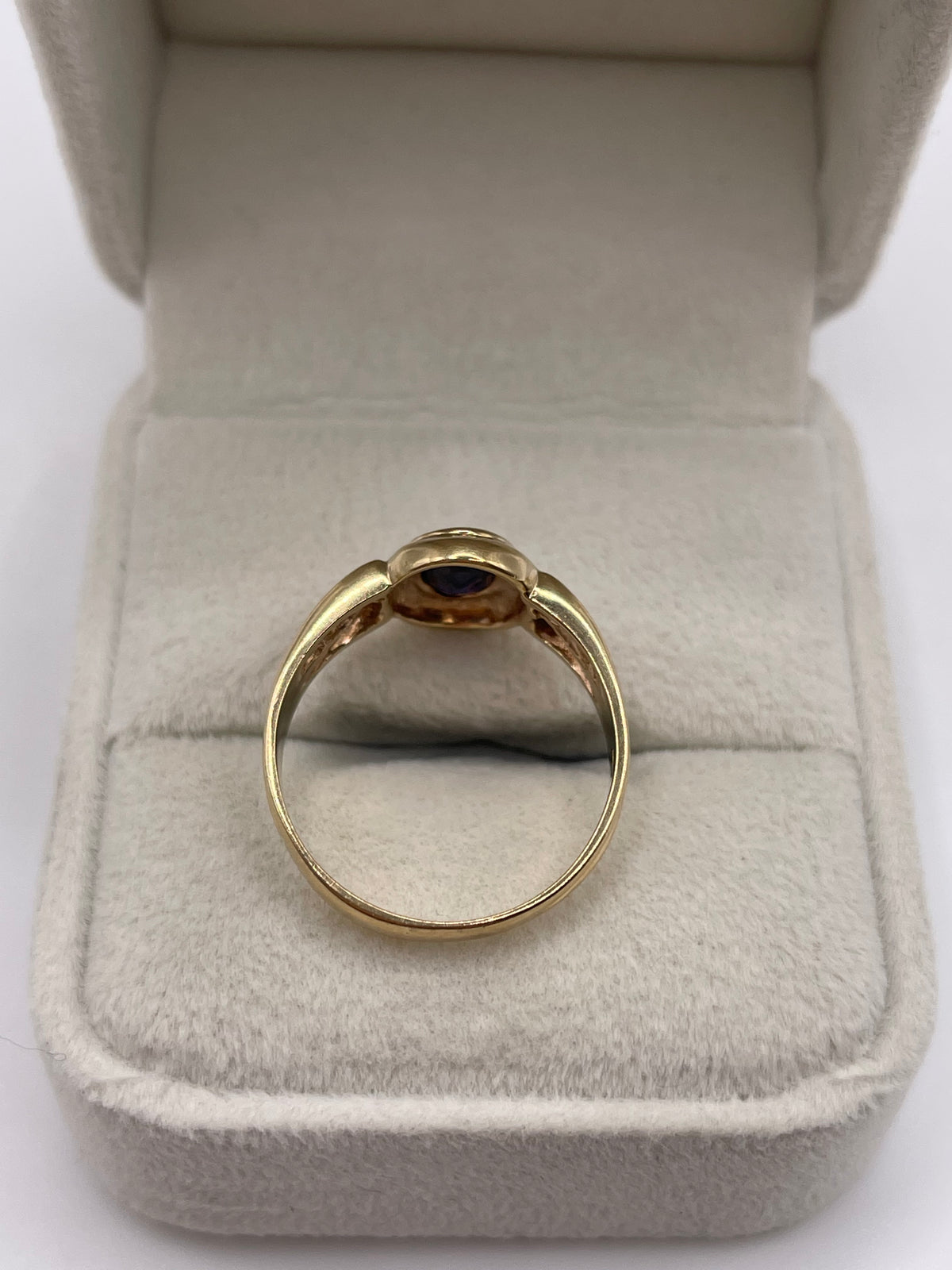 9ct gold sapphire ring