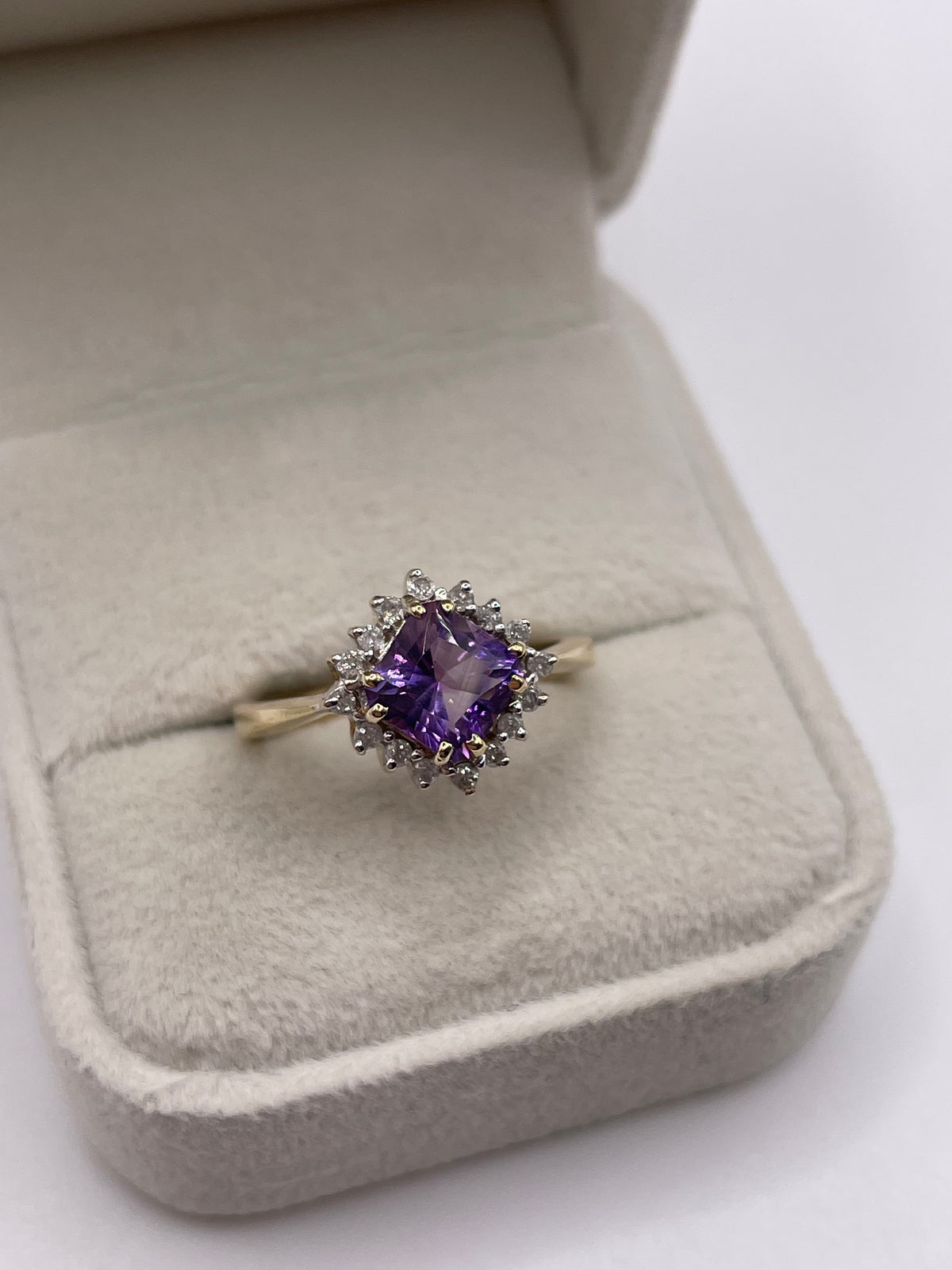 9ct gold amethyst and diamond ring