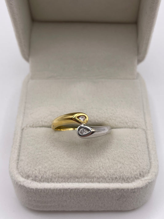18ct two tone gold diamond ring