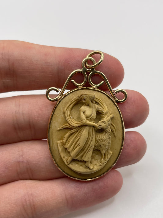 Antique 9ct gold lava cameo pendant