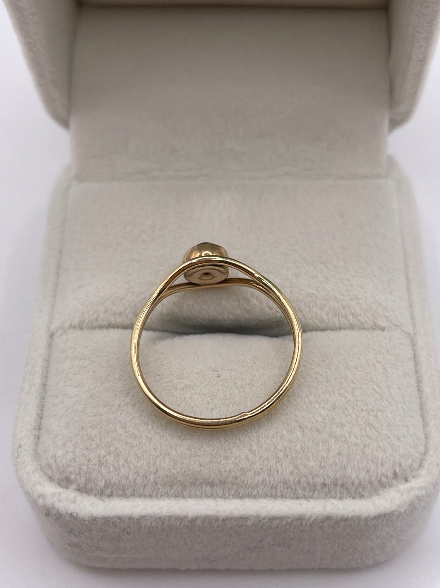 9ct gold onyx ring