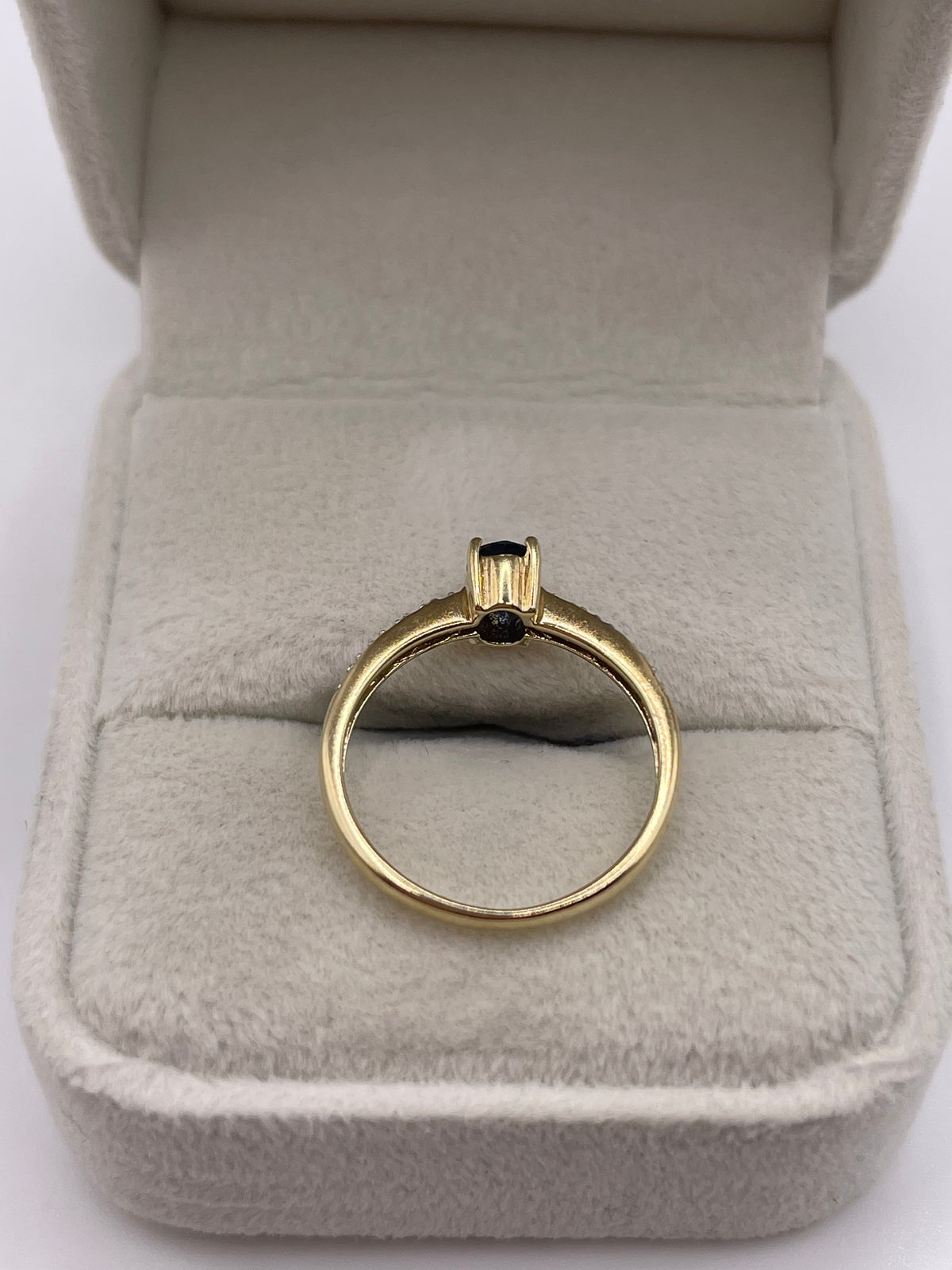 9ct gold sapphire and diamond ring