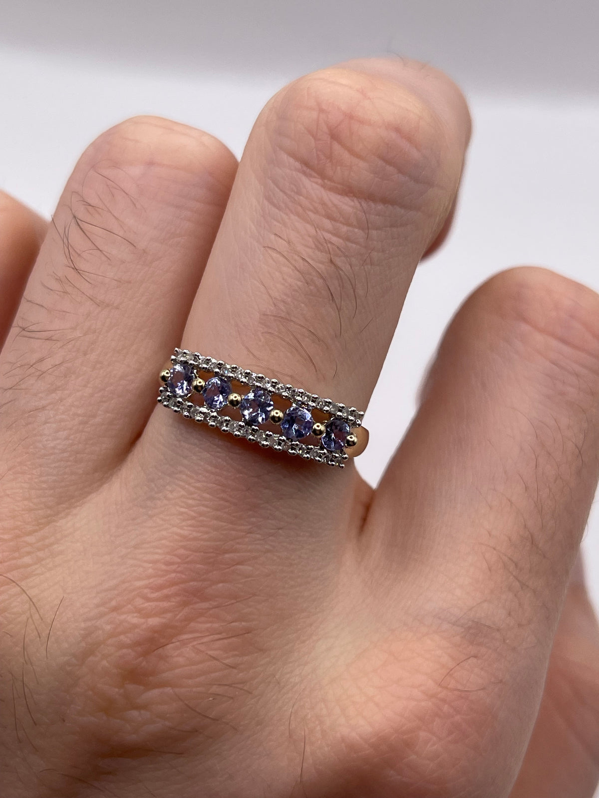 9ct gold tanzanite and diamond ring